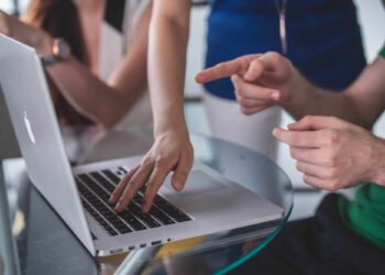 Photo by Mimi Thian on Unsplash