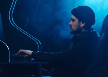 Photo by Mikhail Nilov: https://www.pexels.com/photo/light-man-people-art-6963099/