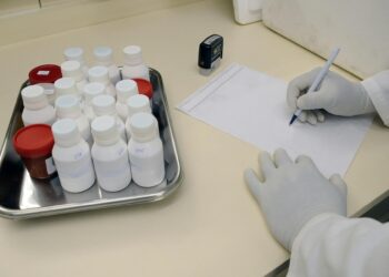 Photo by Pixabay: https://www.pexels.com/photo/person-in-white-hand-gloves-writing-on-white-paper-207601/