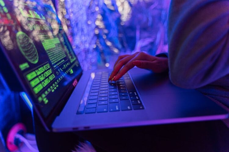 Risks and how to respond to software supply chain attacks in 2025