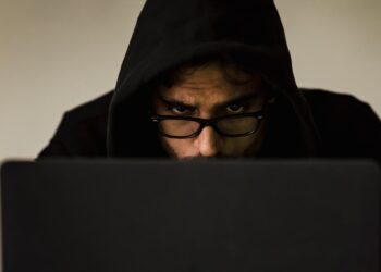 Advanced device insights combat fraud in real time