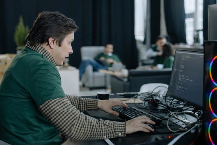 Analyst feedback improves threat detection loop
